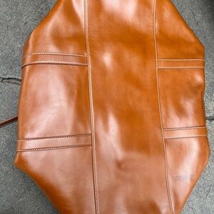 Elegant Tan Leather Duffle Bag